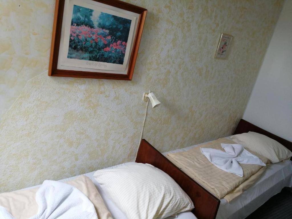Det Gamle Hotel รุดเคอบิง ภายนอก รูปภาพ